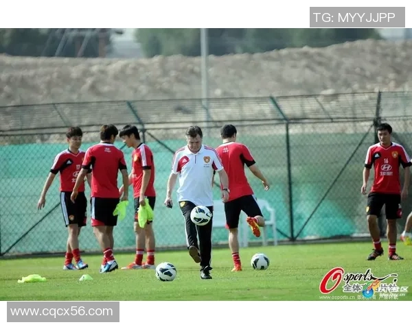 足球明星为何钟情超模背后的心理与社会因素分析