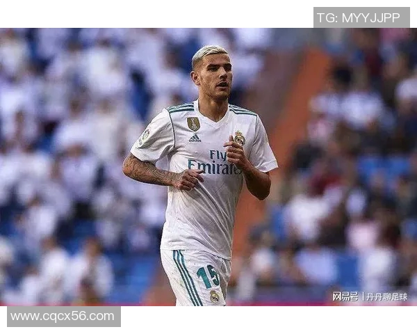 足球明星特奥的时尚发型全解析与精彩图片展示 足球明星特奥的时尚发型全解析与精彩图片展示