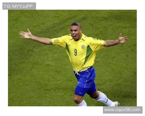 足球明星瞬间反应揭秘让你感受赛场激情与荣耀的背后故事 足球明星瞬间反应揭秘让你感受赛场激情与荣耀的背后故事